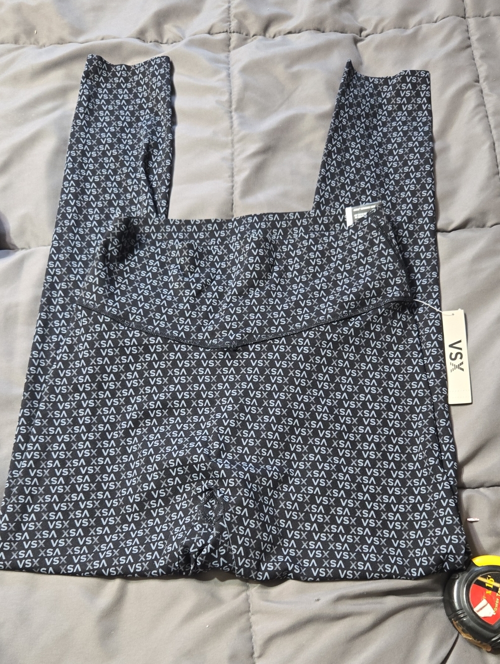 VSX Black and White Logo-Print Workout Leggings SZ, XL